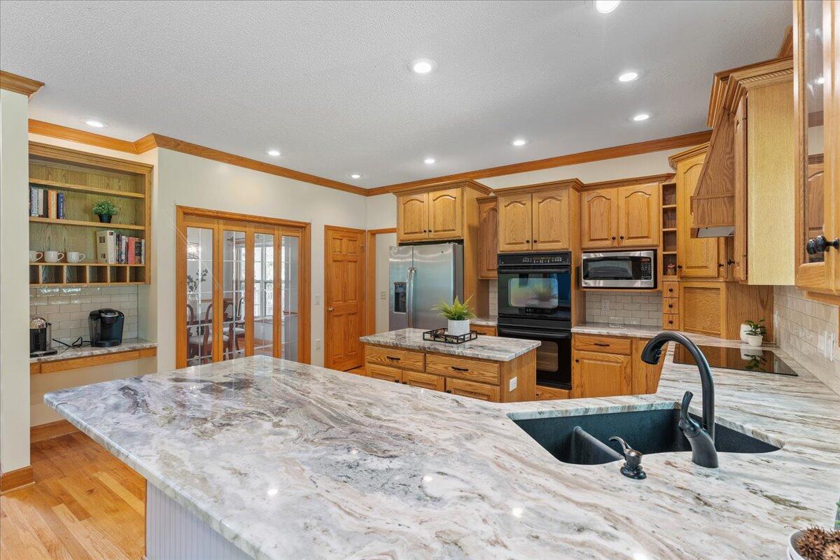 501 SE Strawhill Road