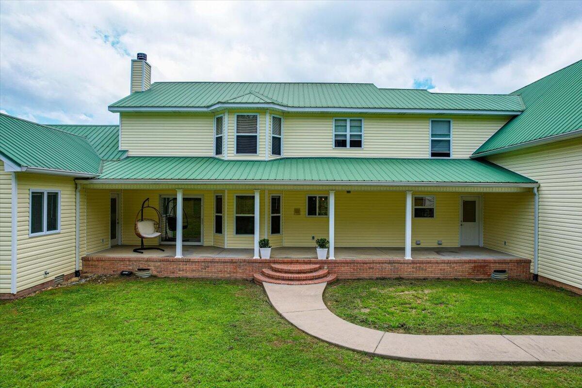 501 SE Strawhill Road