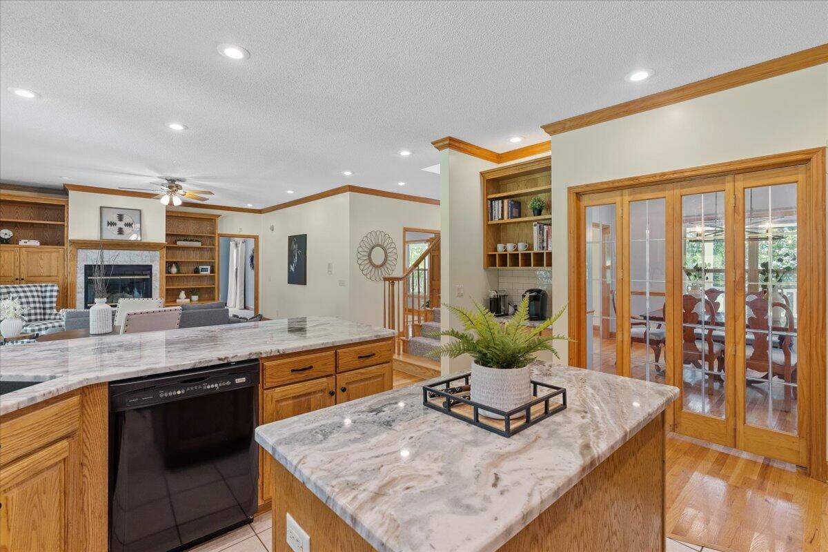 501 SE Strawhill Road