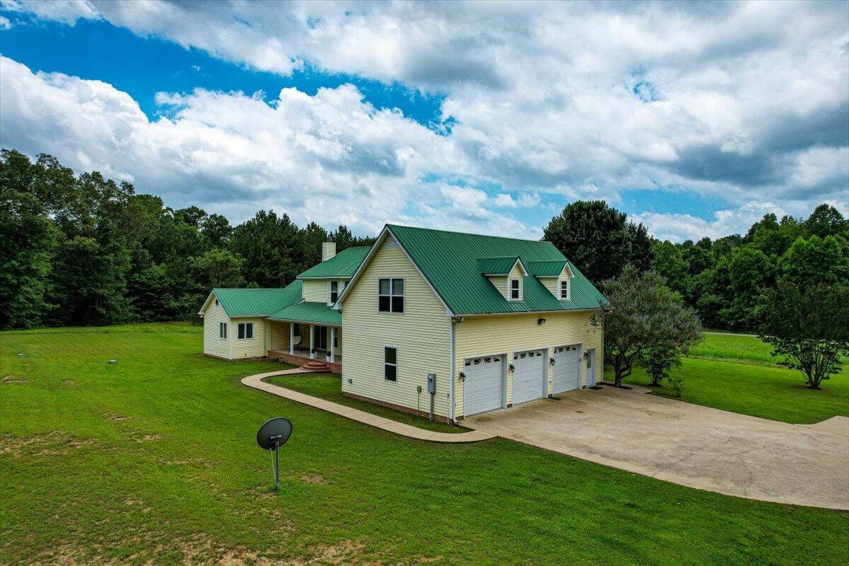 501 SE Strawhill Road
