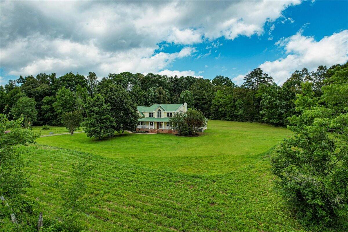 501 SE Strawhill Road