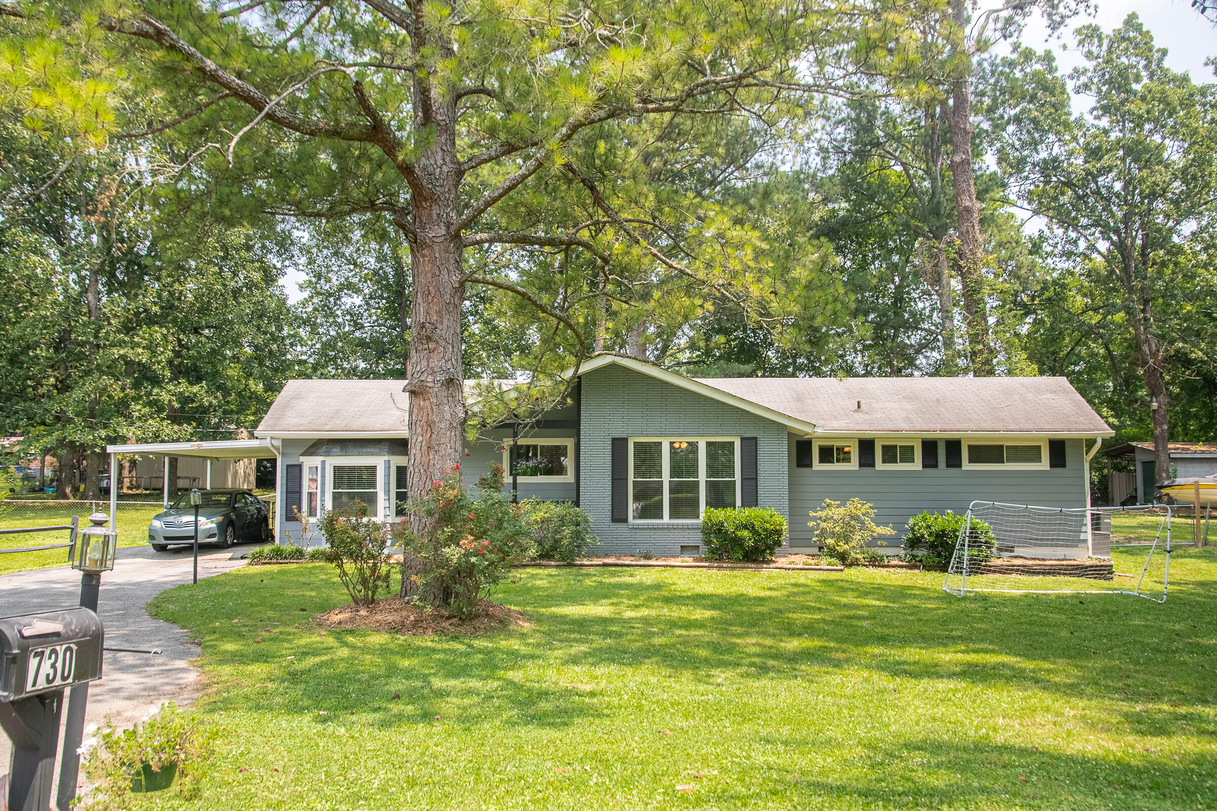 730 Lindsay Avenue