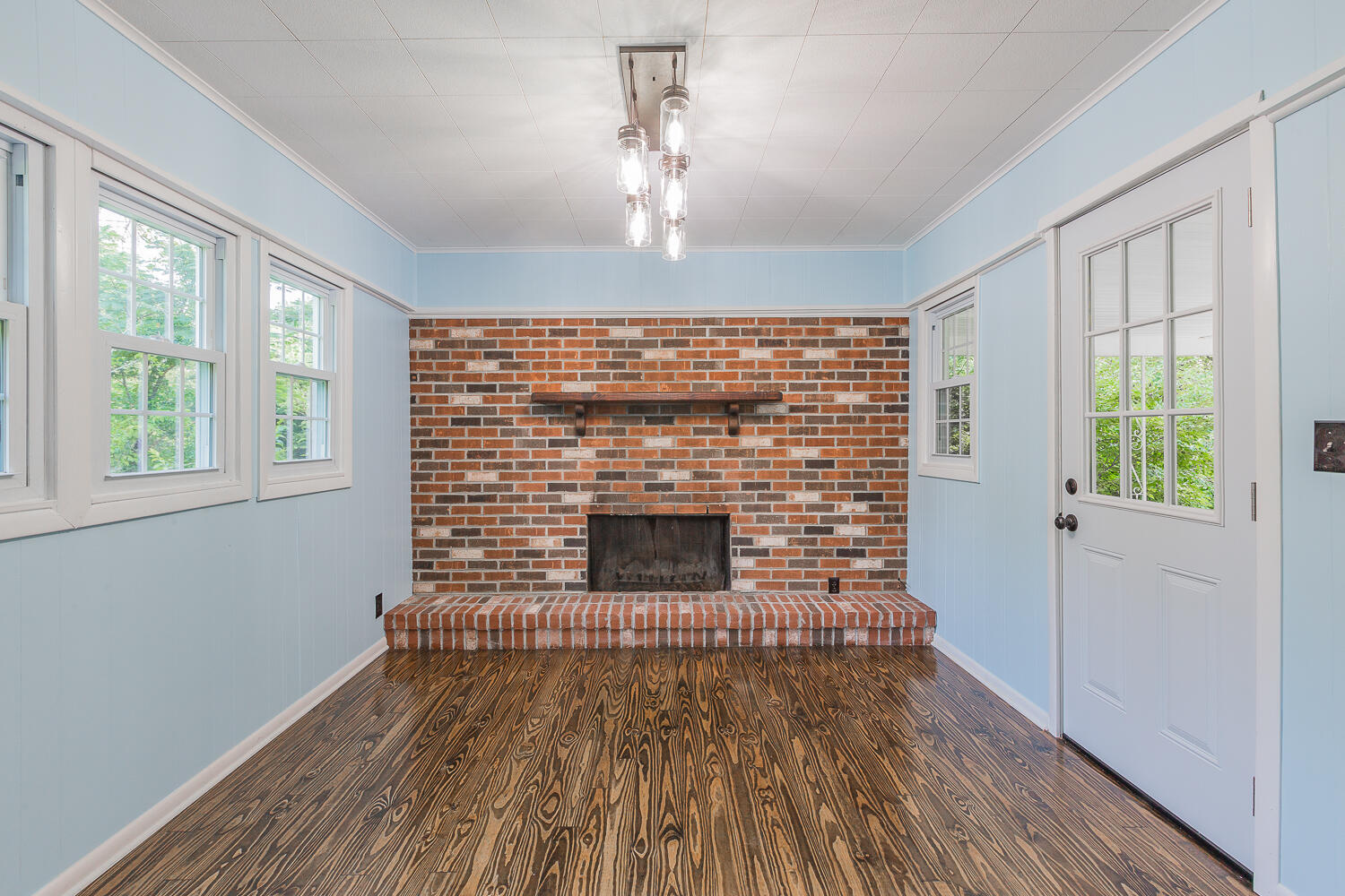 2843 Ozark Road