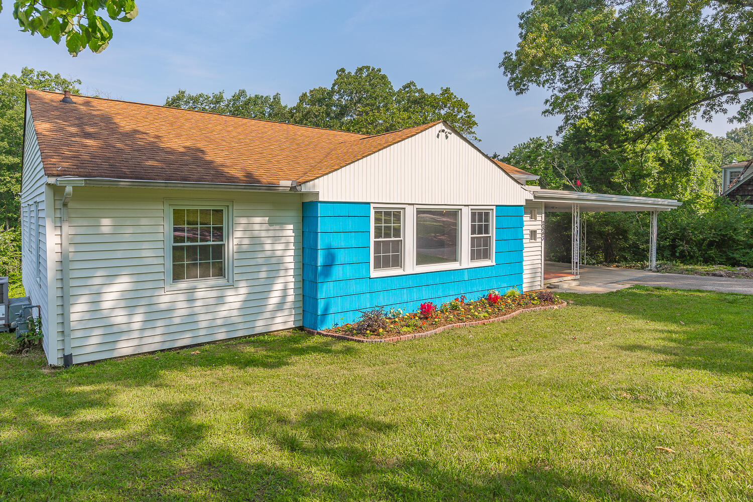 2843 Ozark Road