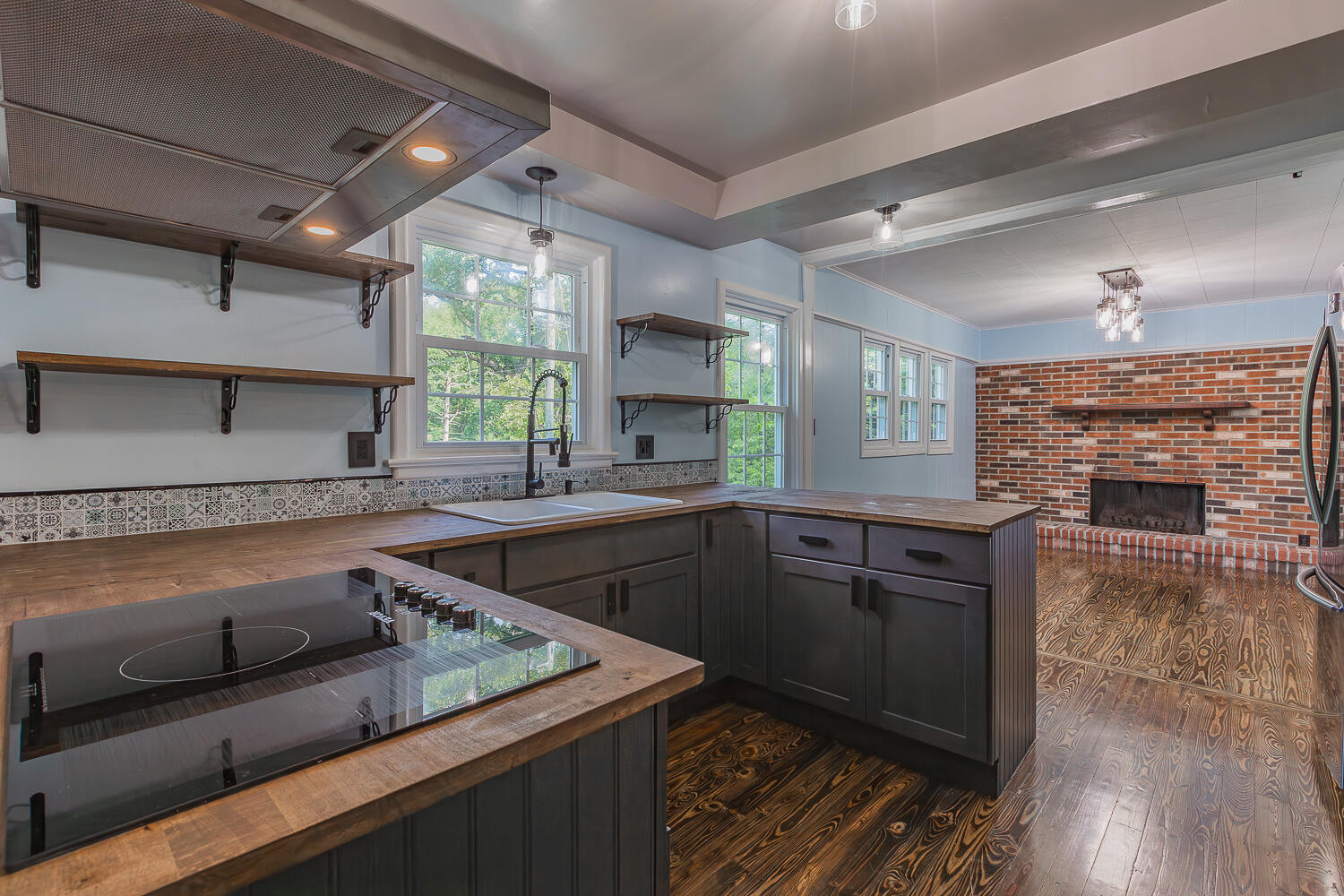 2843 Ozark Road