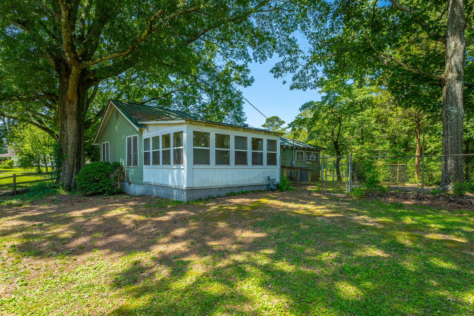 1215 W North Main Street, LaFayette