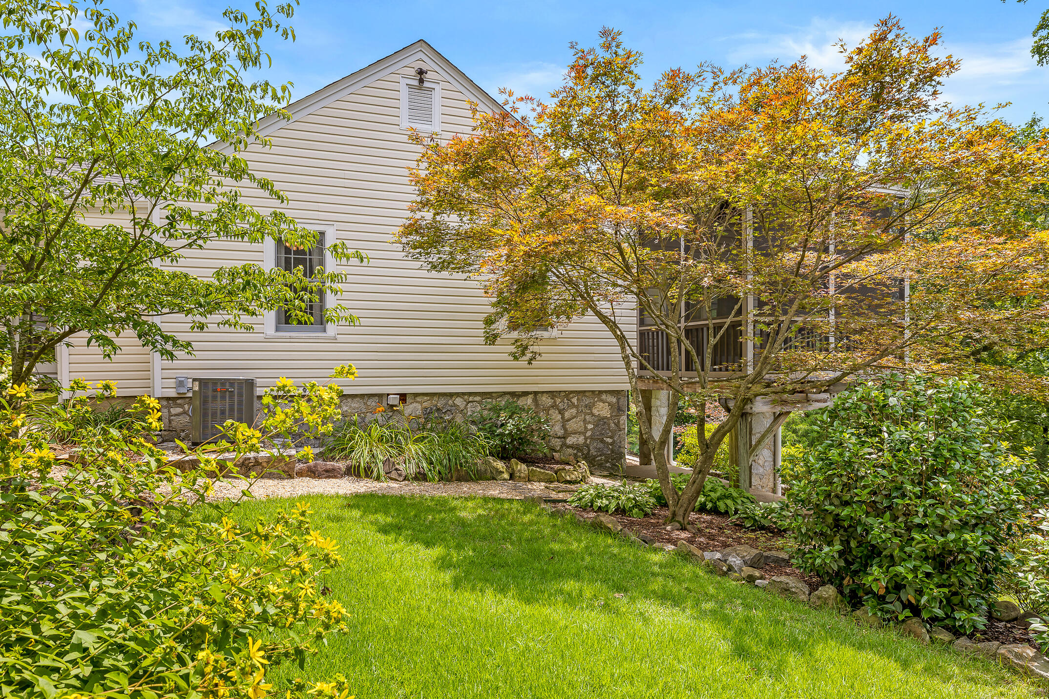 101 Rainbow Circle
