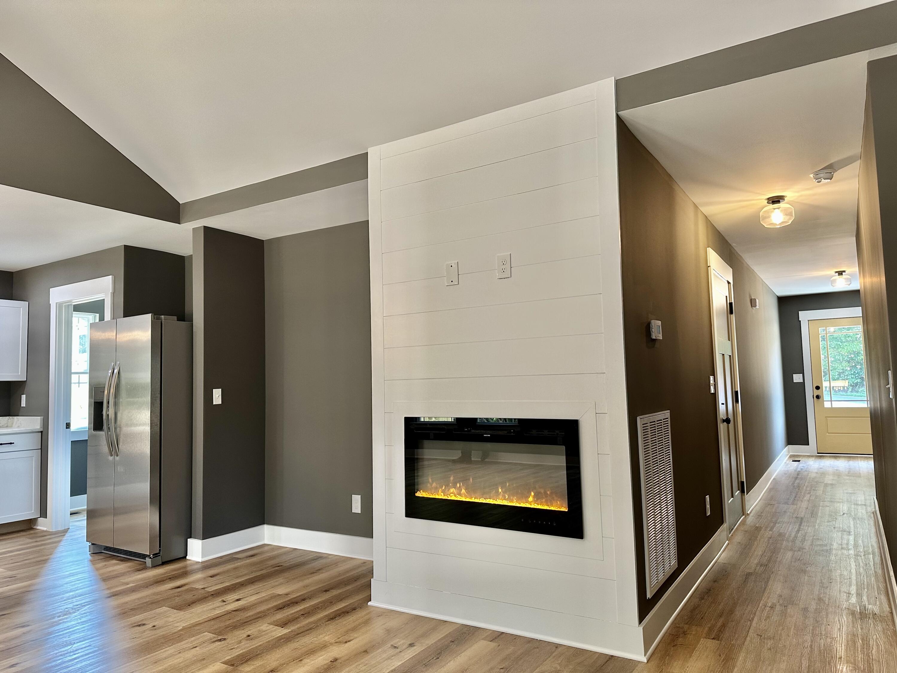 947 Bowman Road, 1