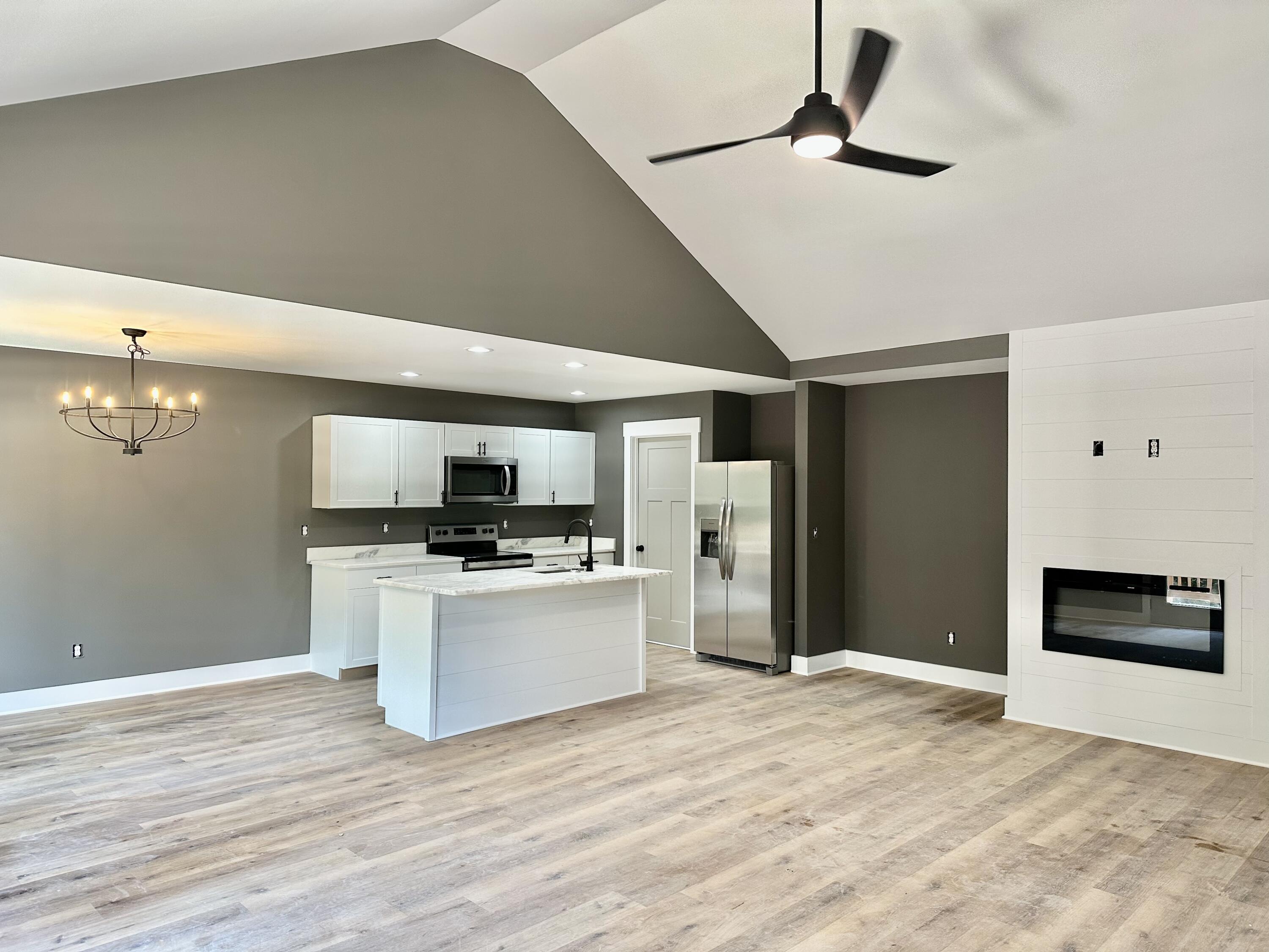 947 Bowman Road, 1