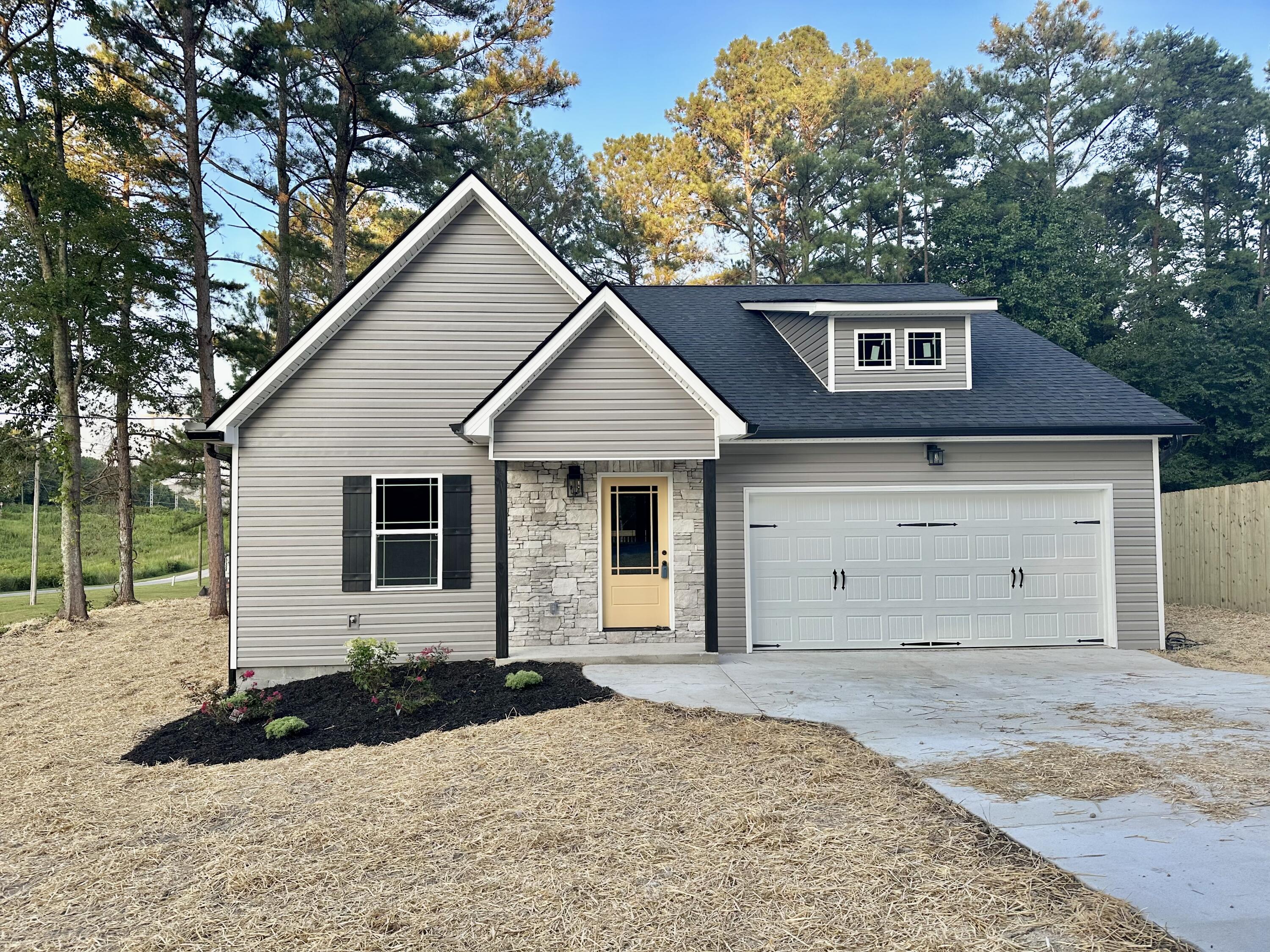 947 Bowman Road, 1
