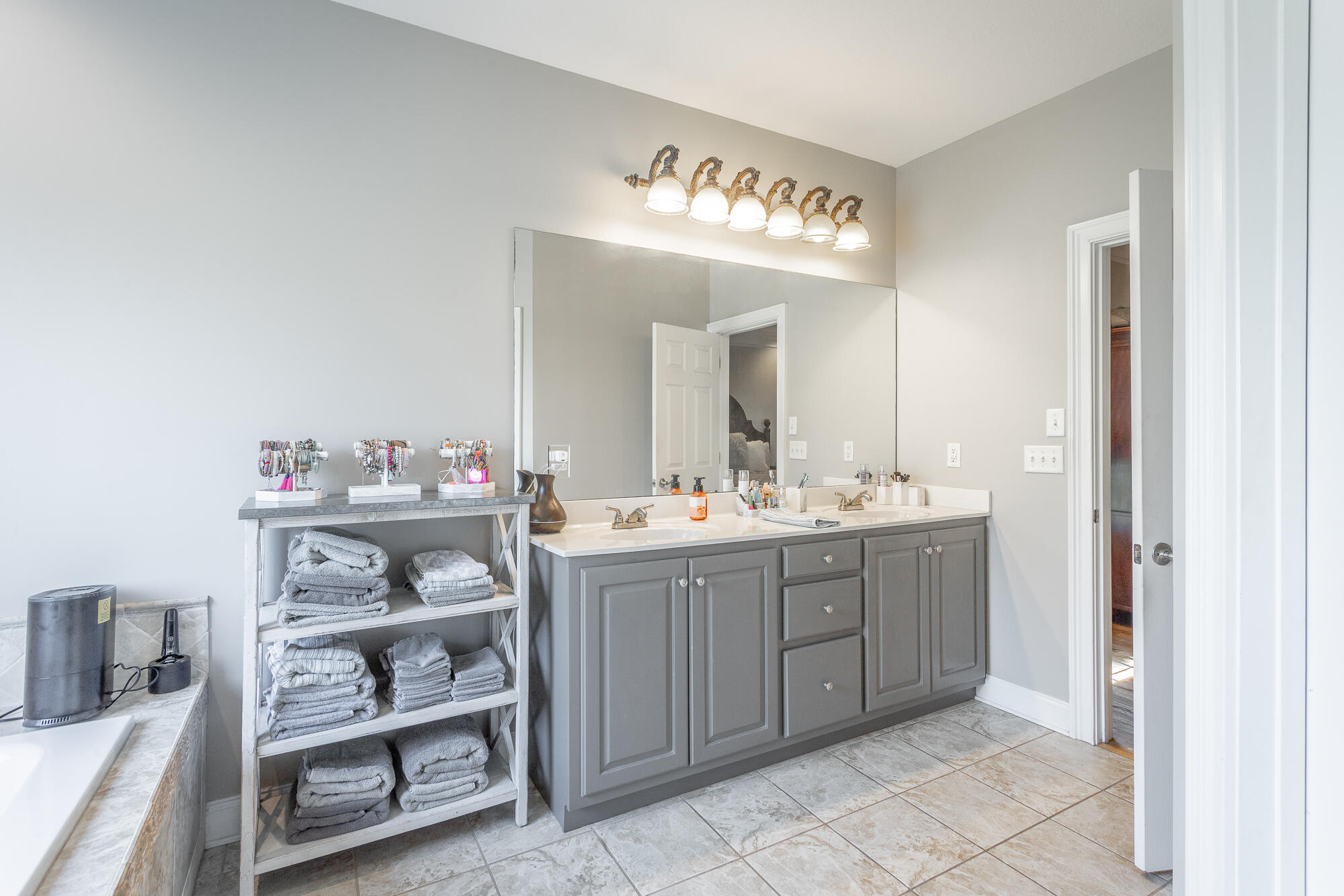 8628 Streamside Drive