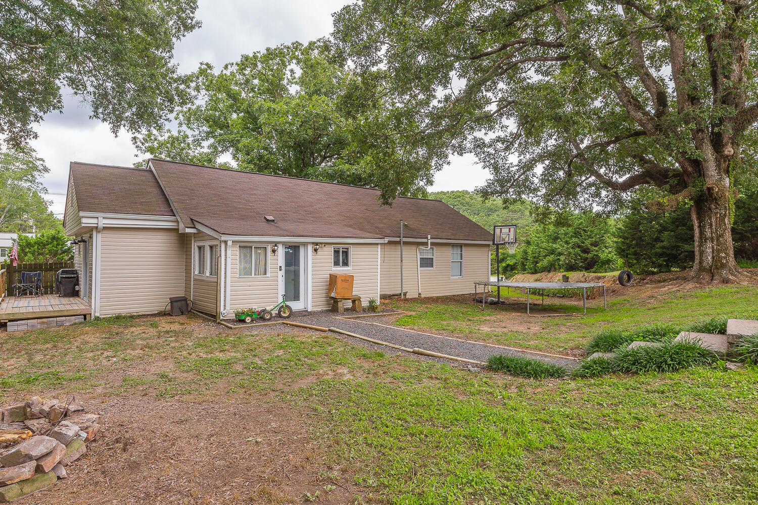 3623 E 136 Highway, LaFayette
