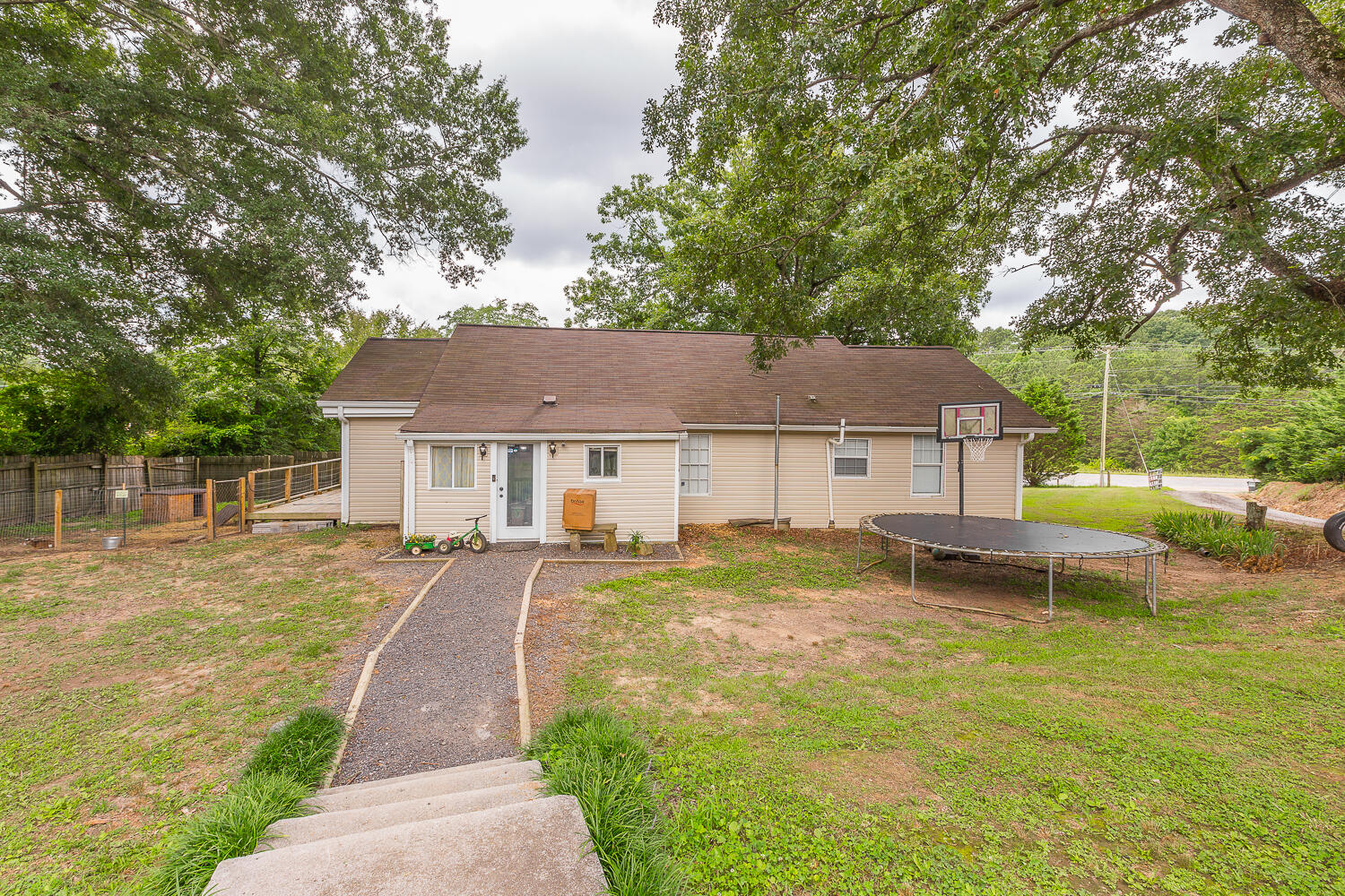 3623 E 136 Highway, LaFayette