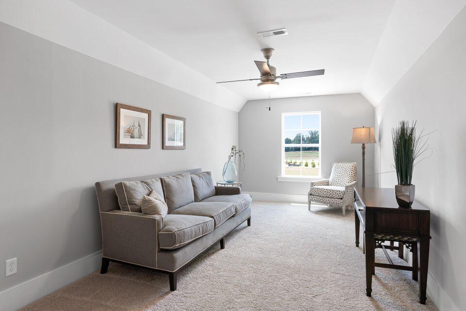 1022 Omaha Circle, 115