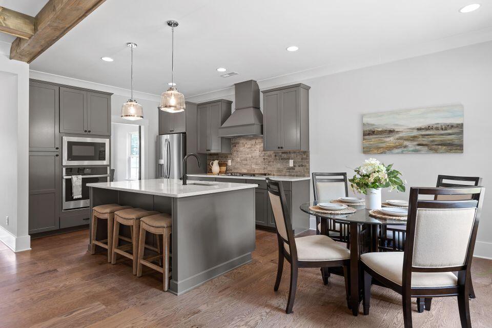 1022 Omaha Circle, 115