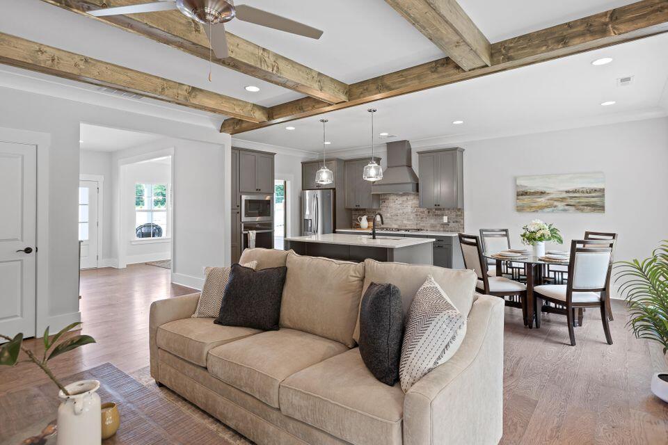 1022 Omaha Circle, 115