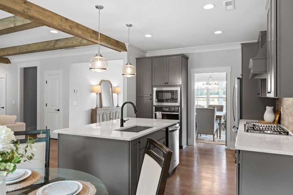 1022 Omaha Circle, 115