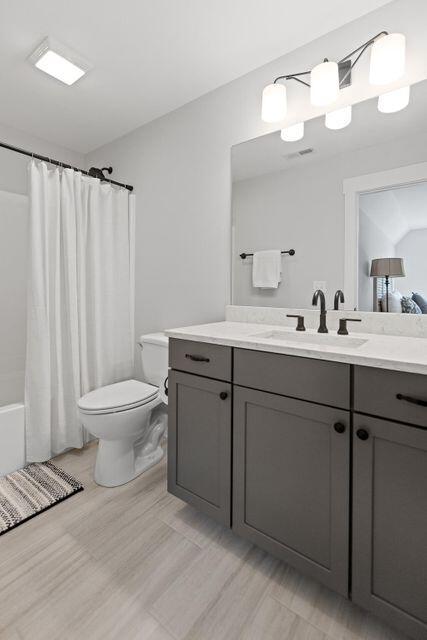 1022 Omaha Circle, 115