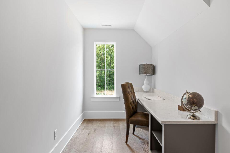 1022 Omaha Circle, 115