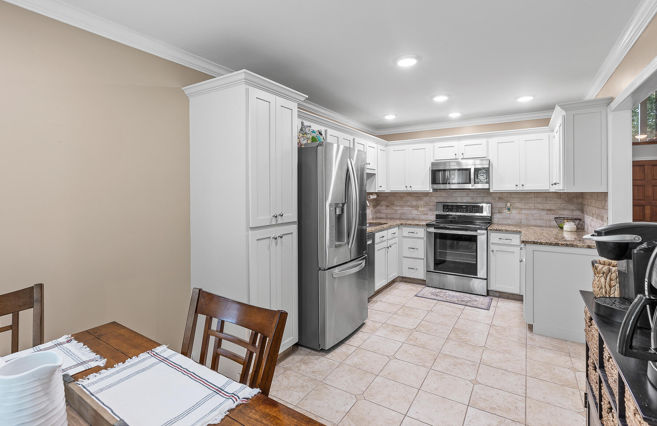 5507 Twin Oaks Drive