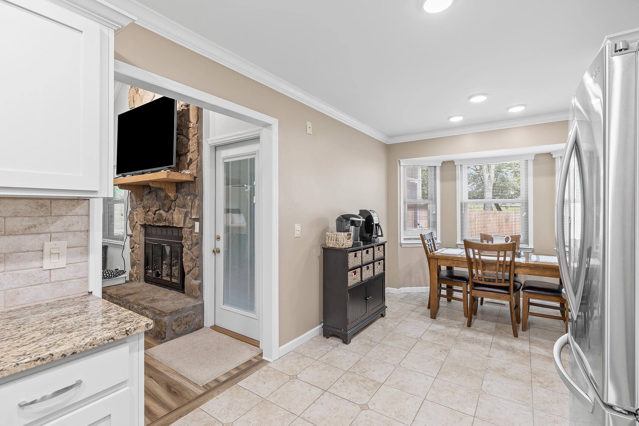 5507 Twin Oaks Drive