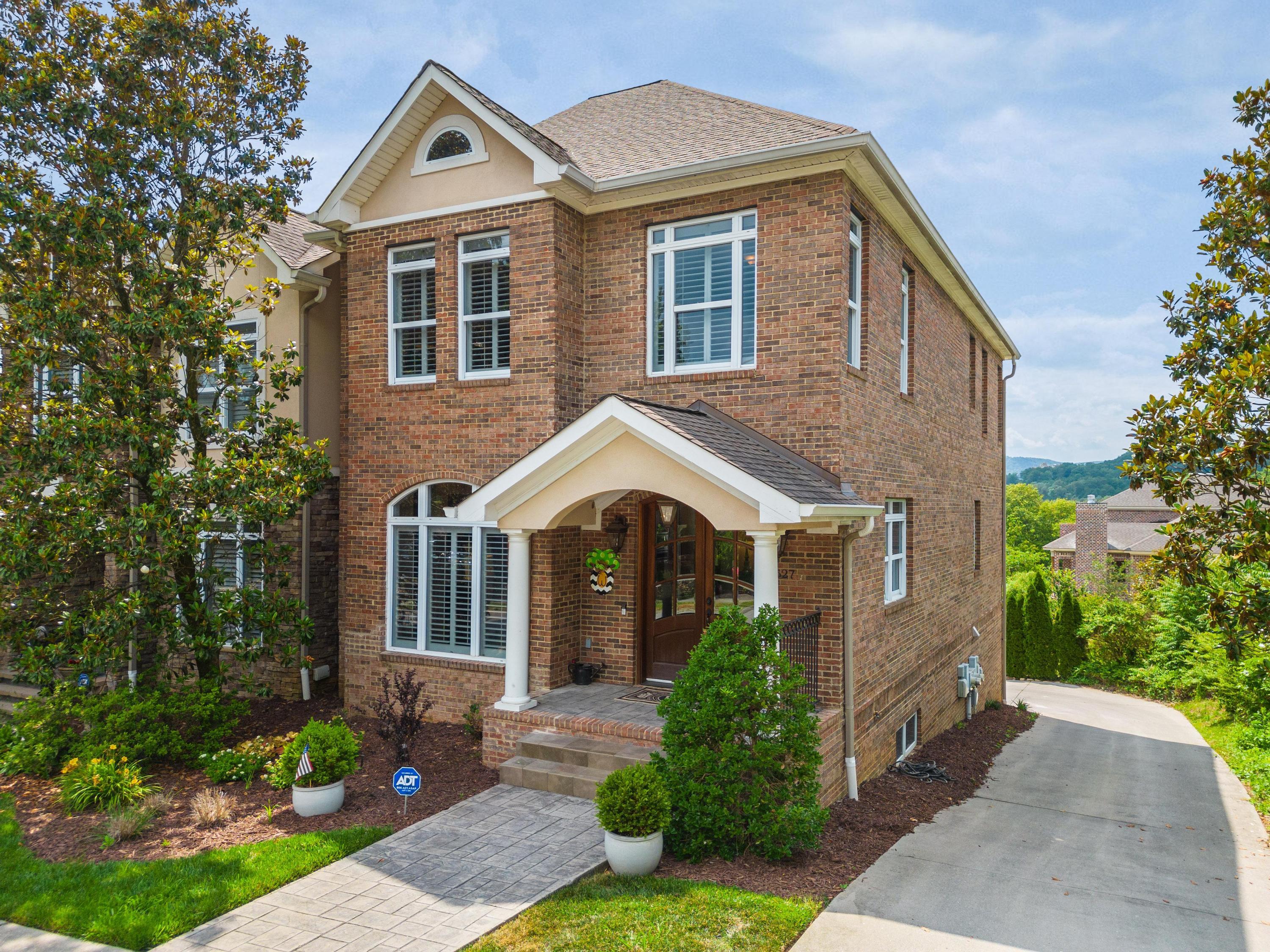 527 Forest Avenue