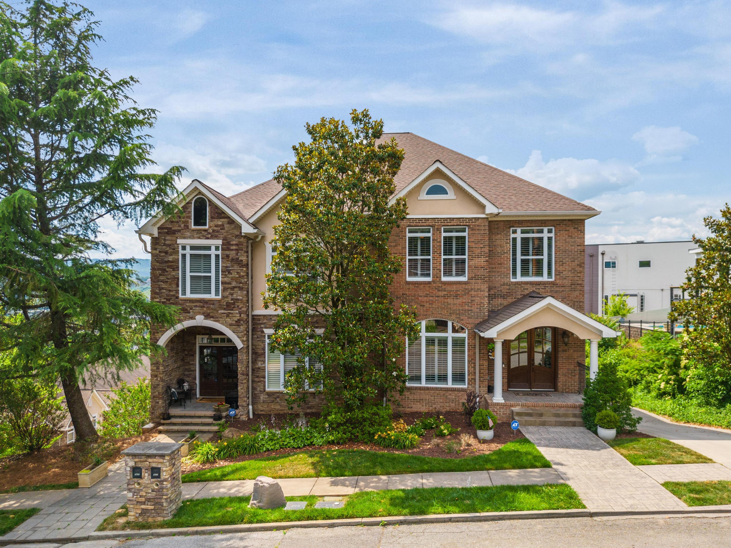 527 Forest Avenue