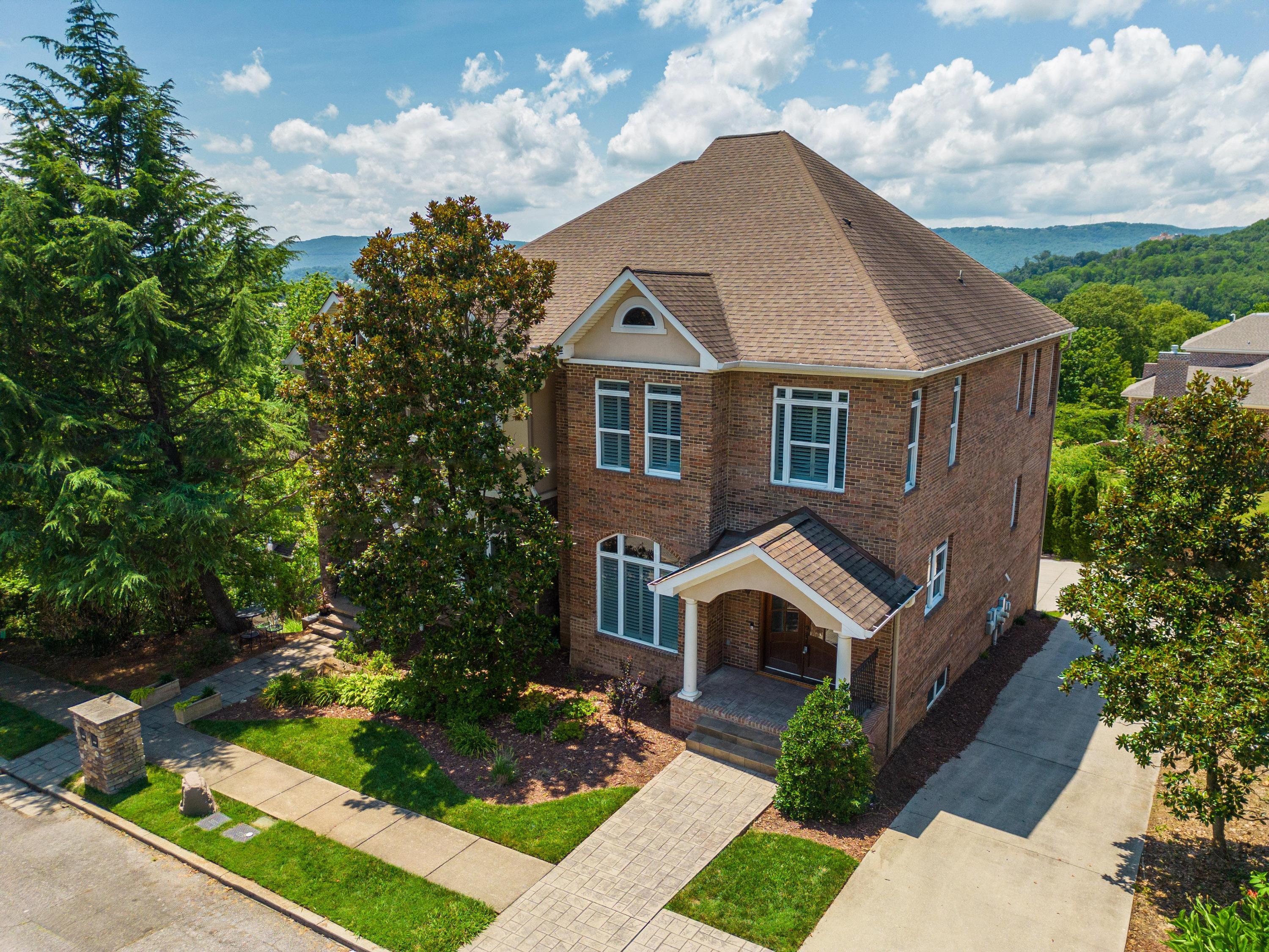 527 Forest Avenue