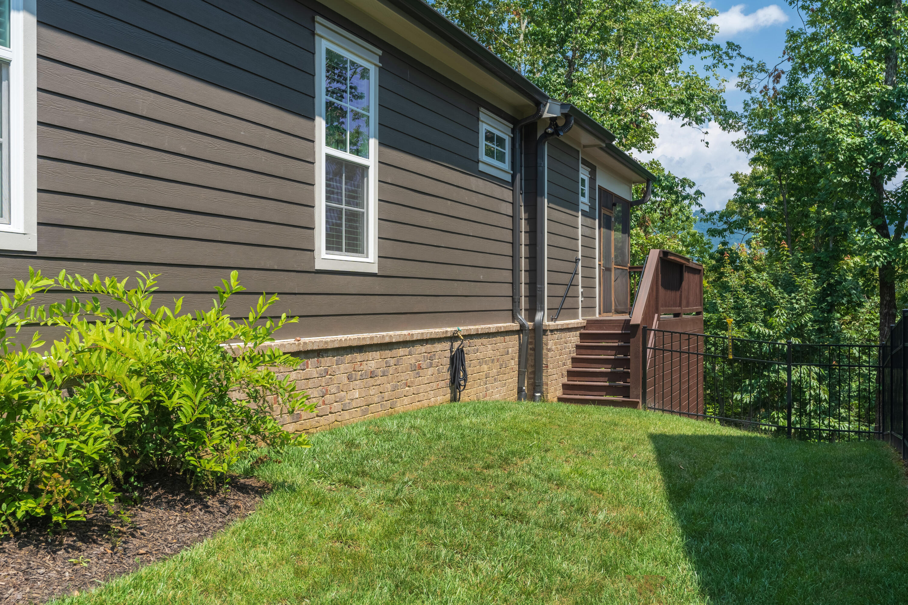 573 Alston Dr