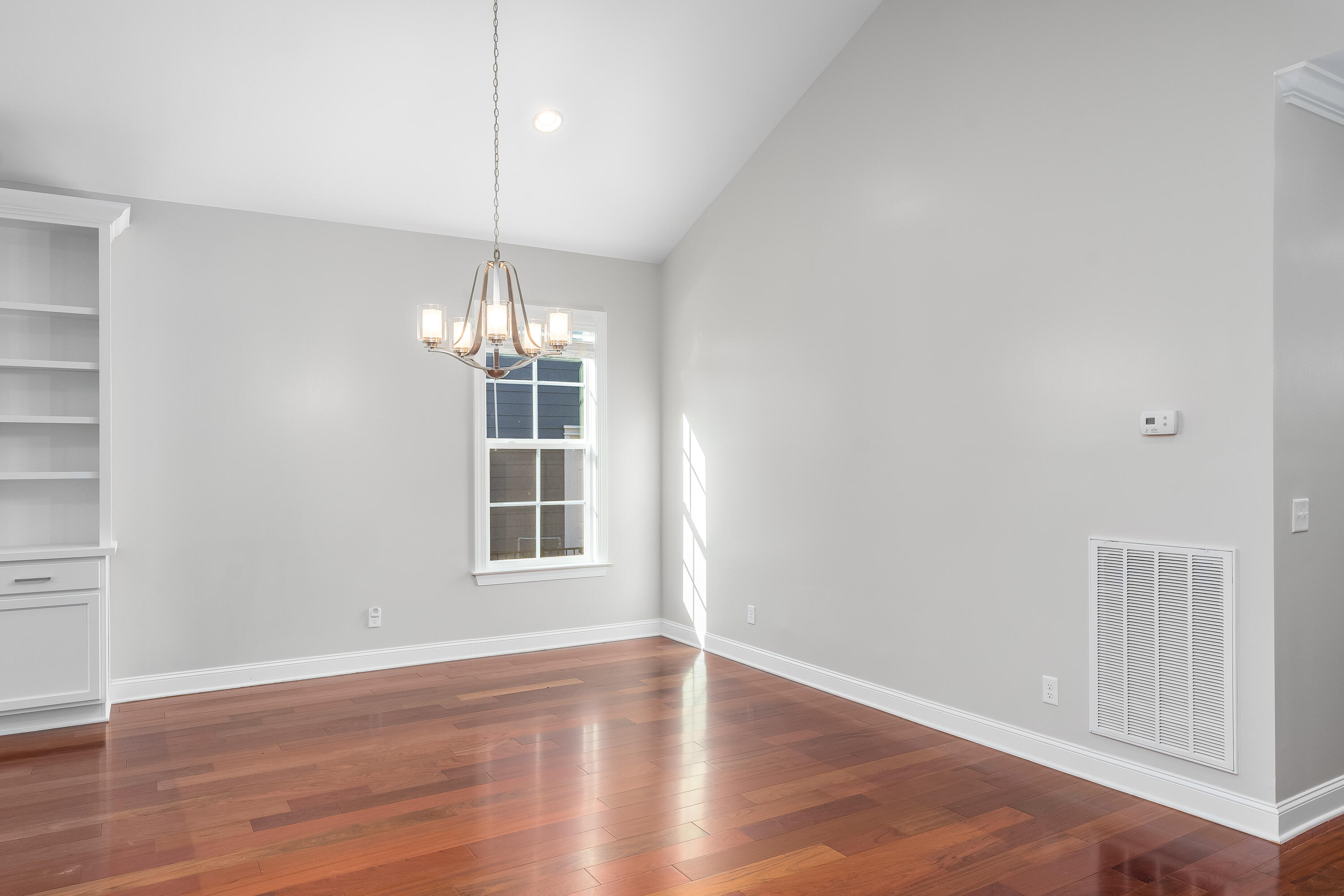 573 Alston Dr