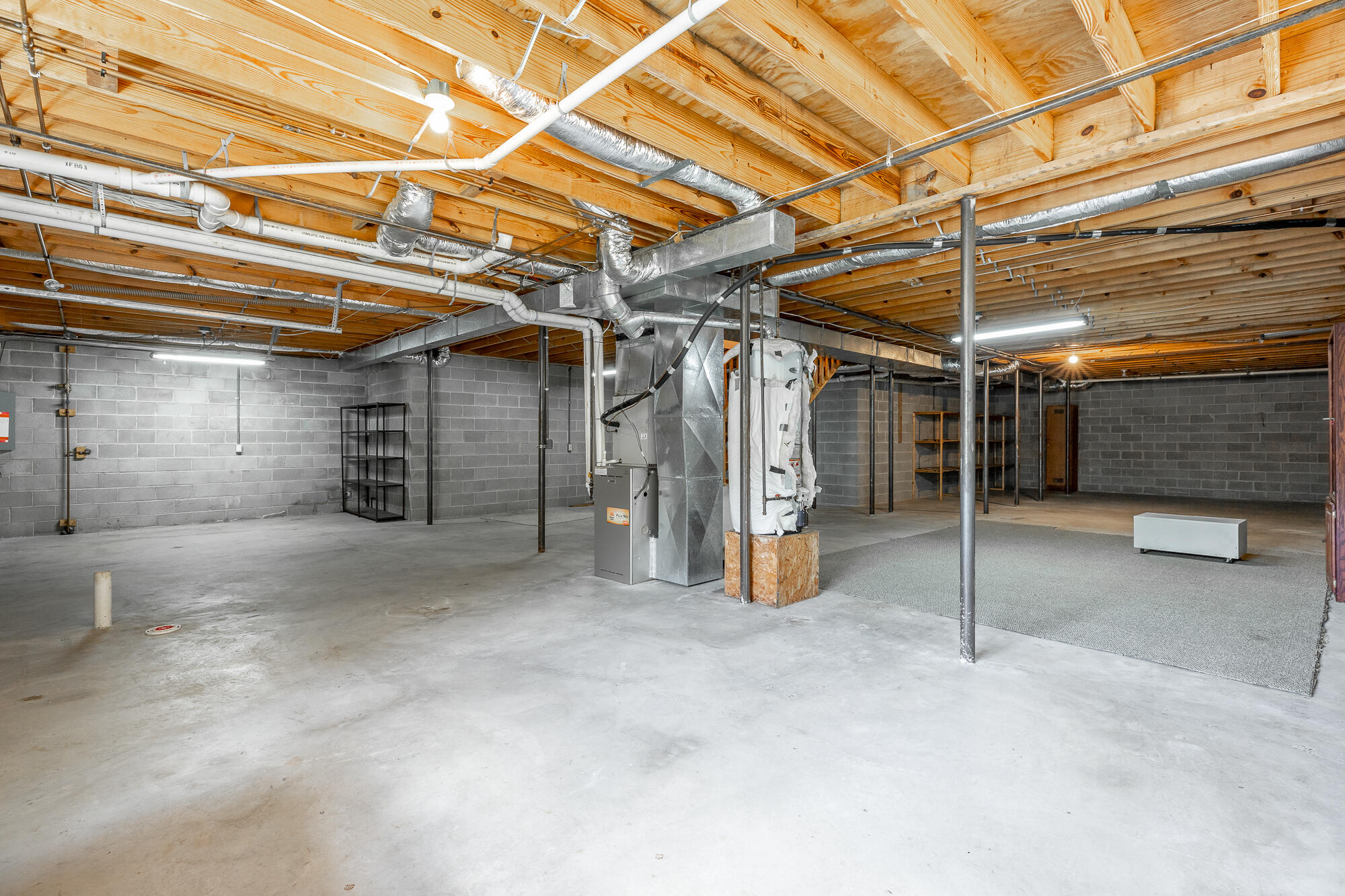 9609 Shadowbend Cir