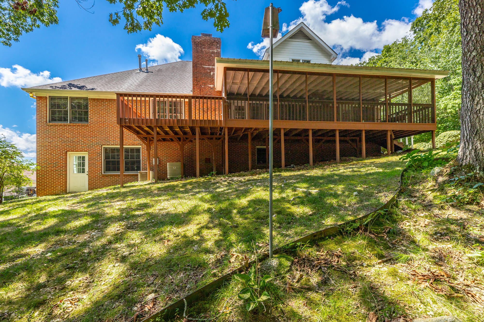 9609 Shadowbend Cir