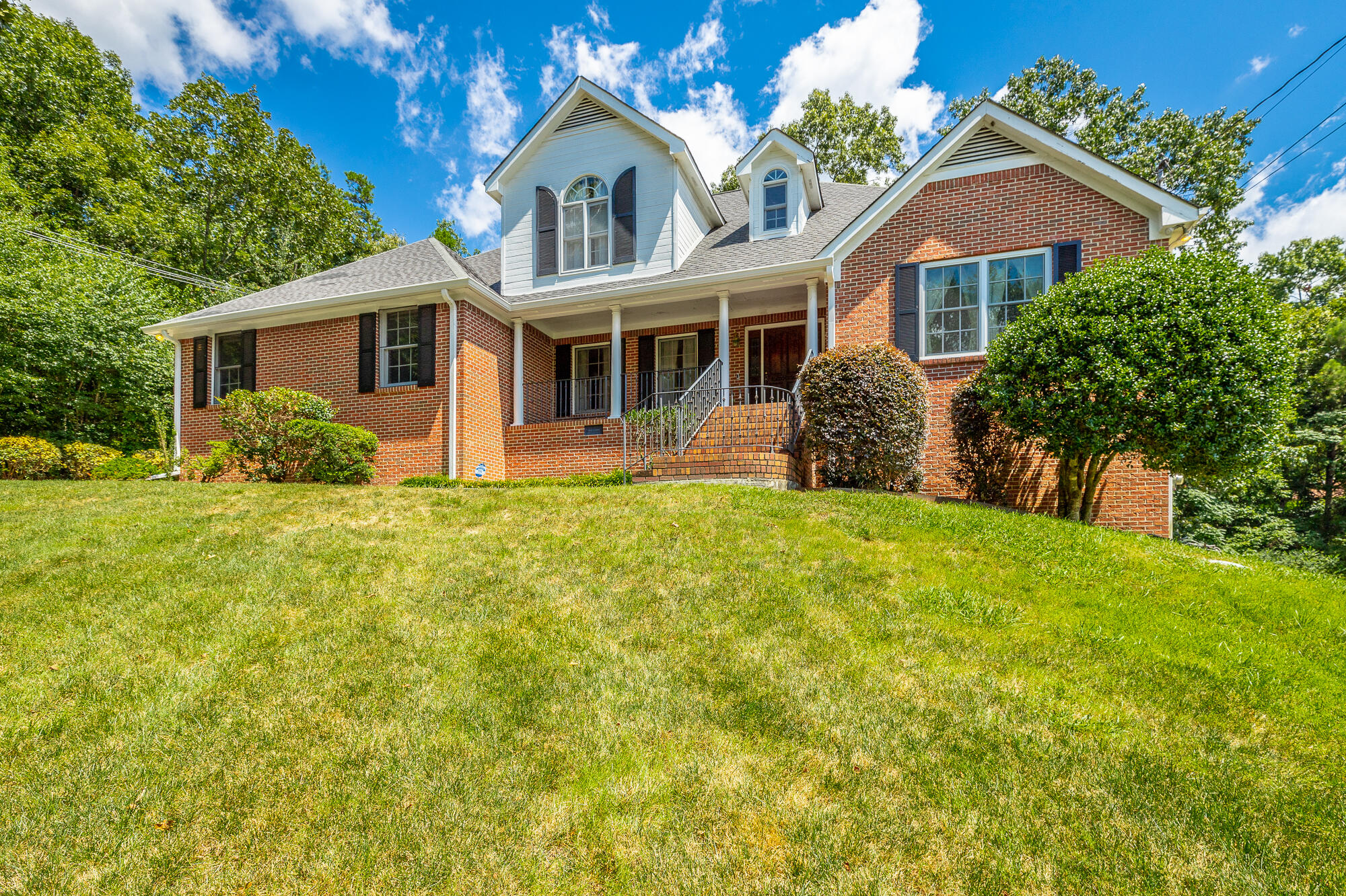 9609 Shadowbend Cir