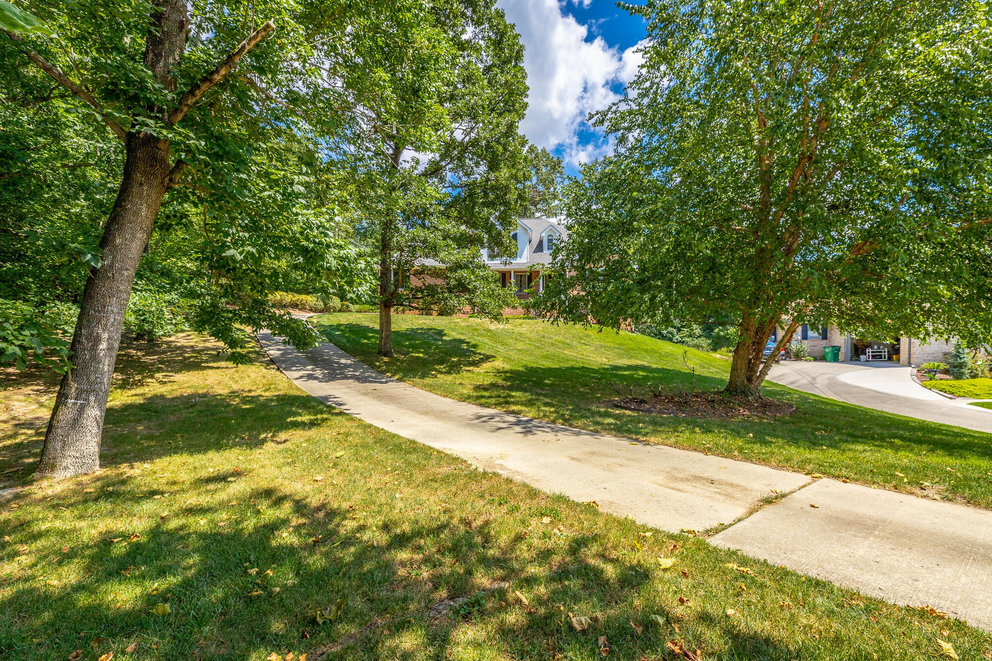 9609 Shadowbend Cir