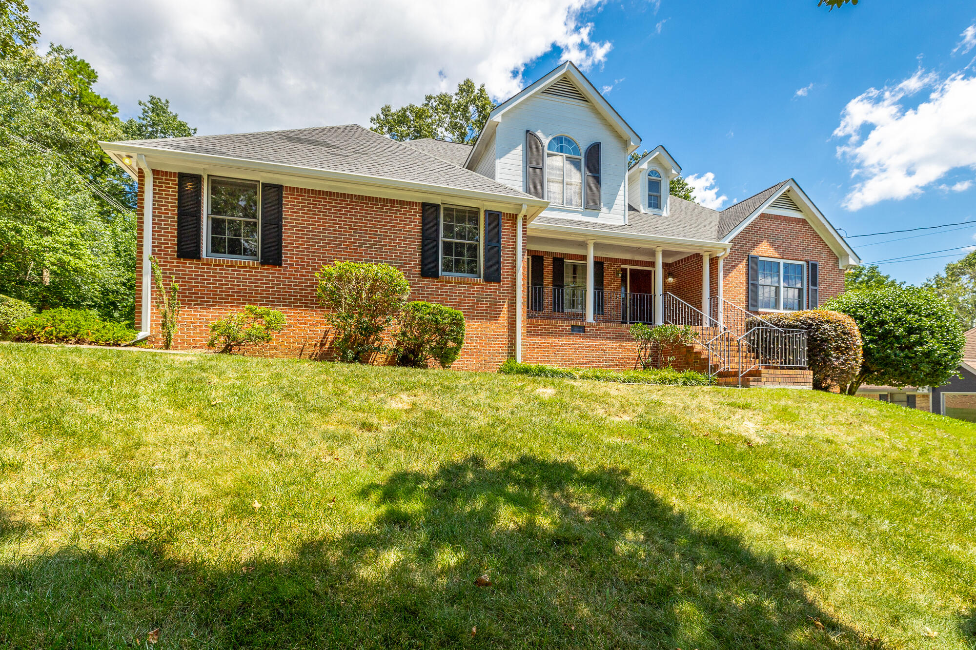 9609 Shadowbend Cir