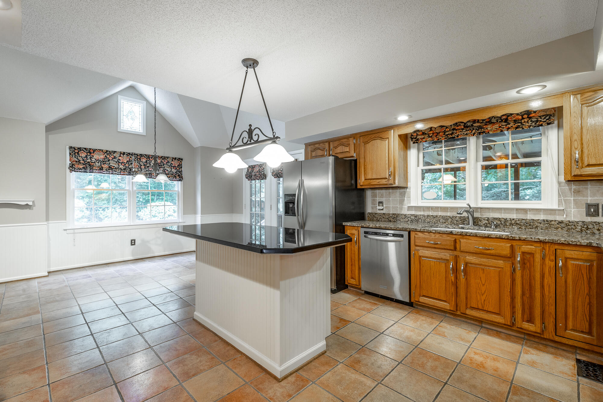 9609 Shadowbend Cir