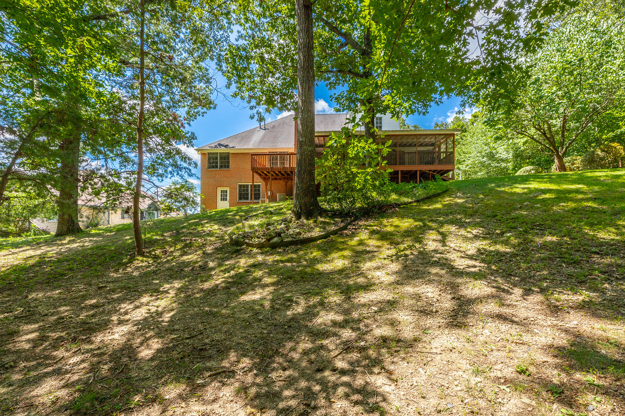 9609 Shadowbend Cir