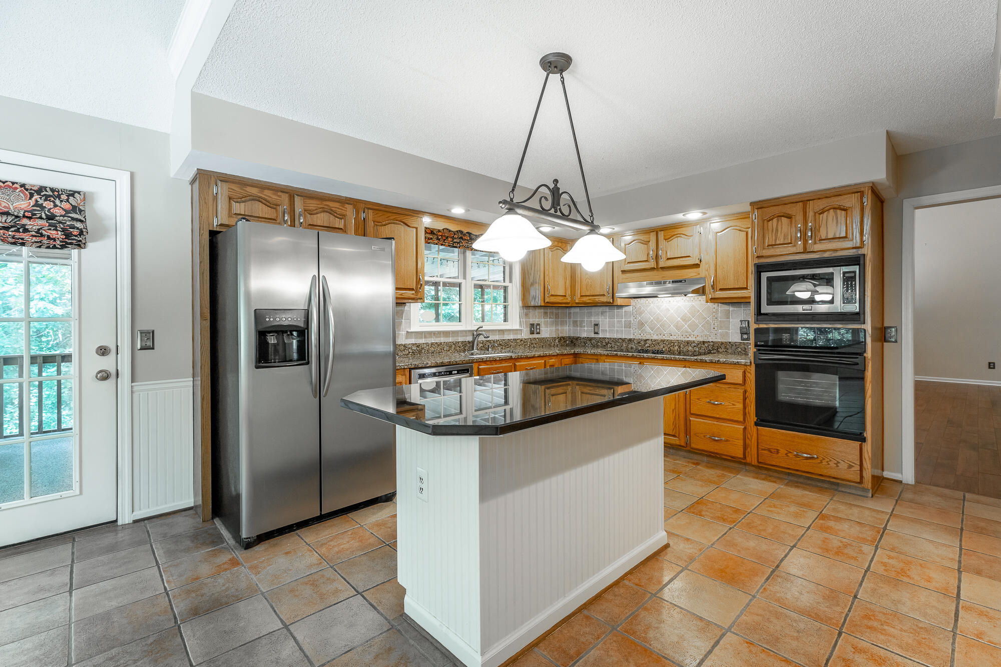 9609 Shadowbend Cir