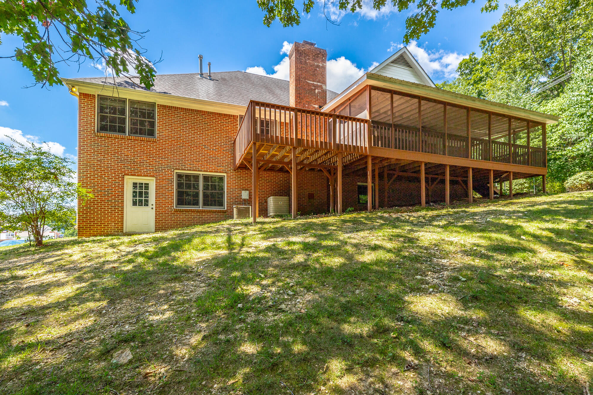 9609 Shadowbend Cir