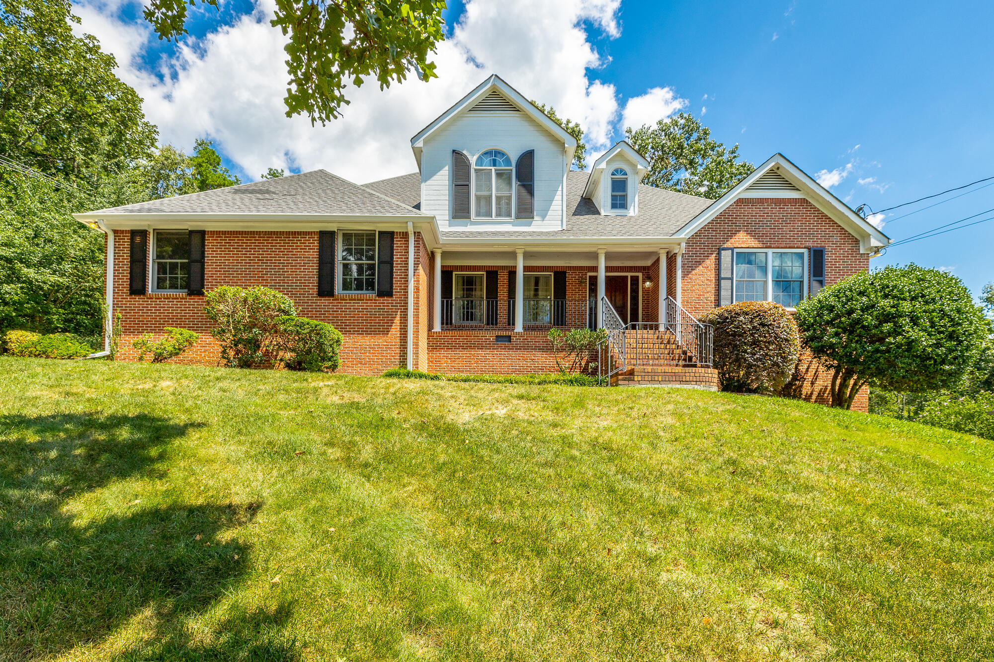 9609 Shadowbend Cir