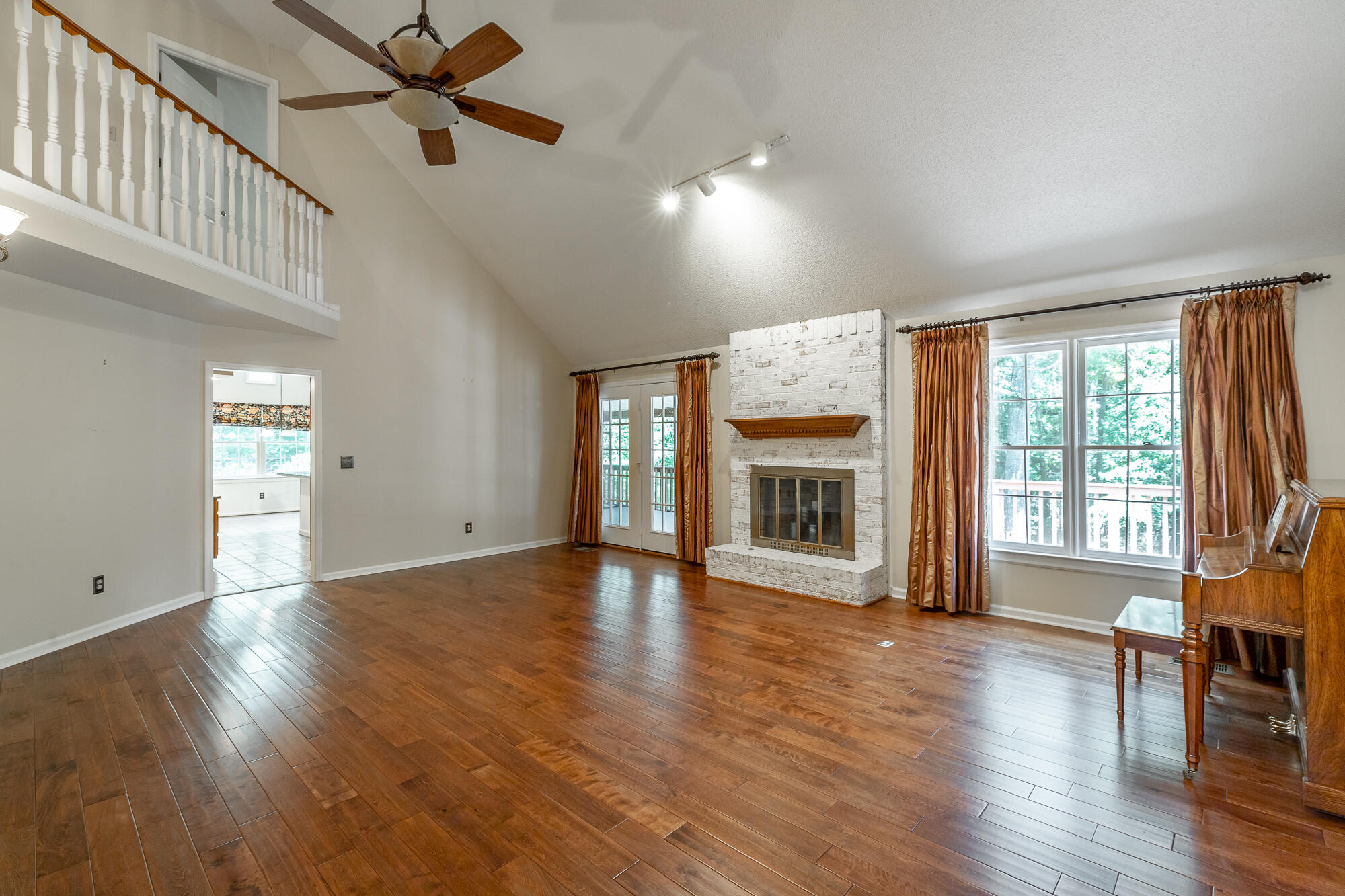 9609 Shadowbend Cir