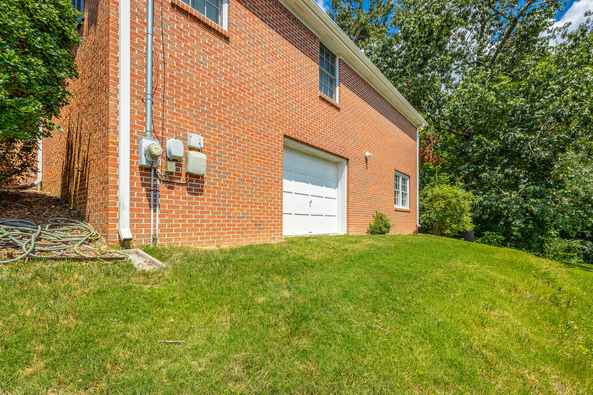 9609 Shadowbend Cir