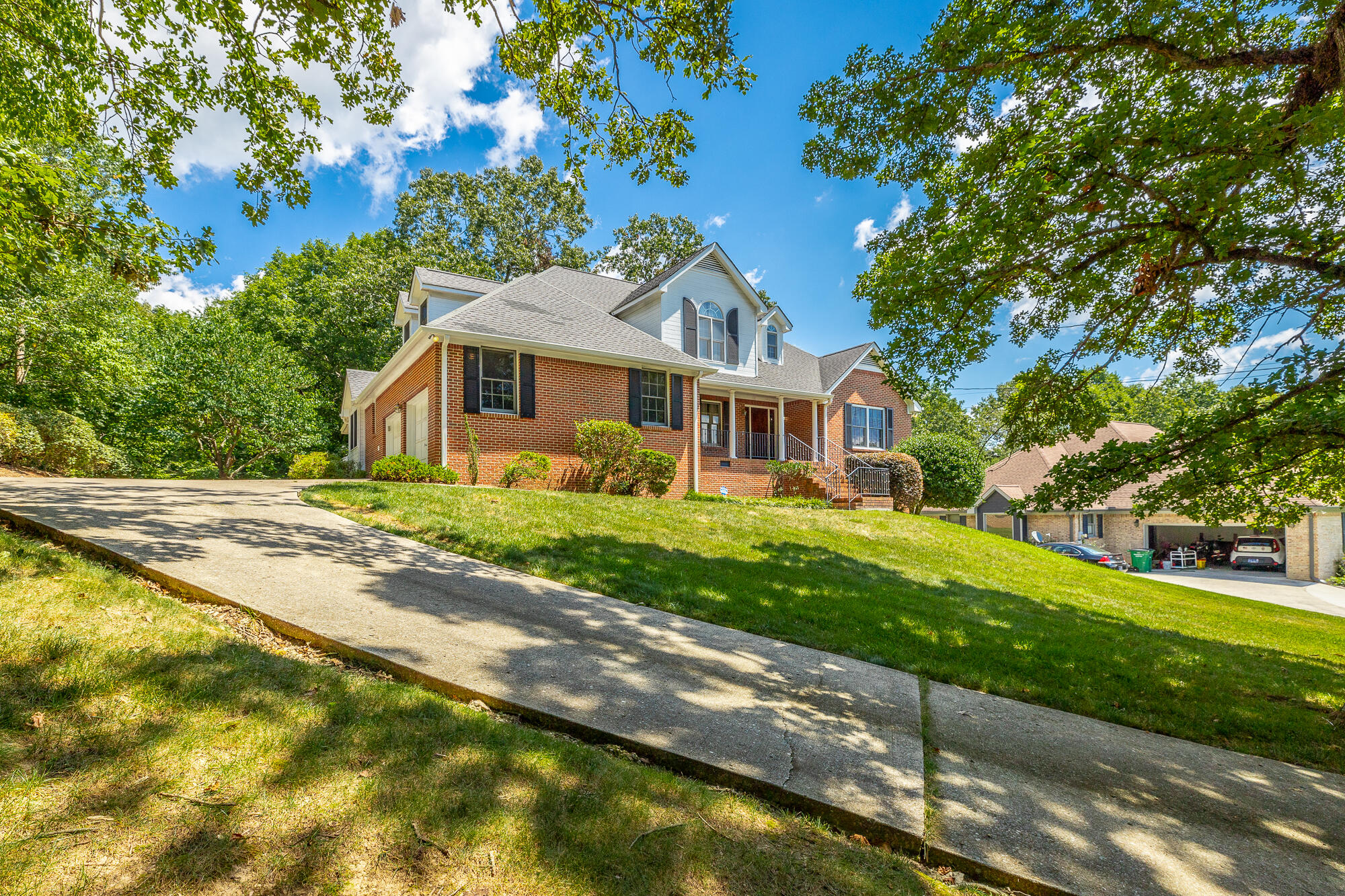 9609 Shadowbend Cir