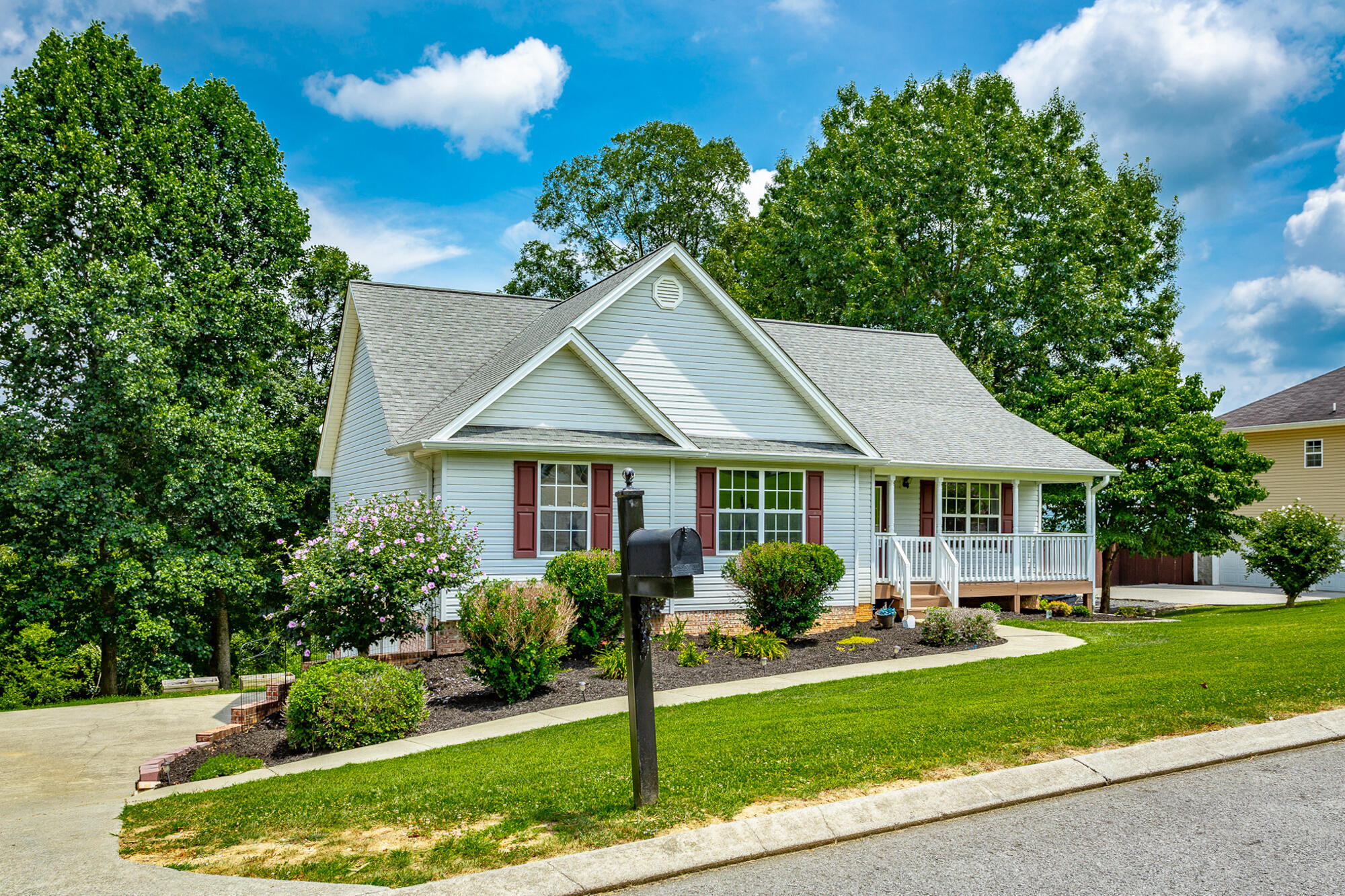 258 SE Heather Oaks Trail
