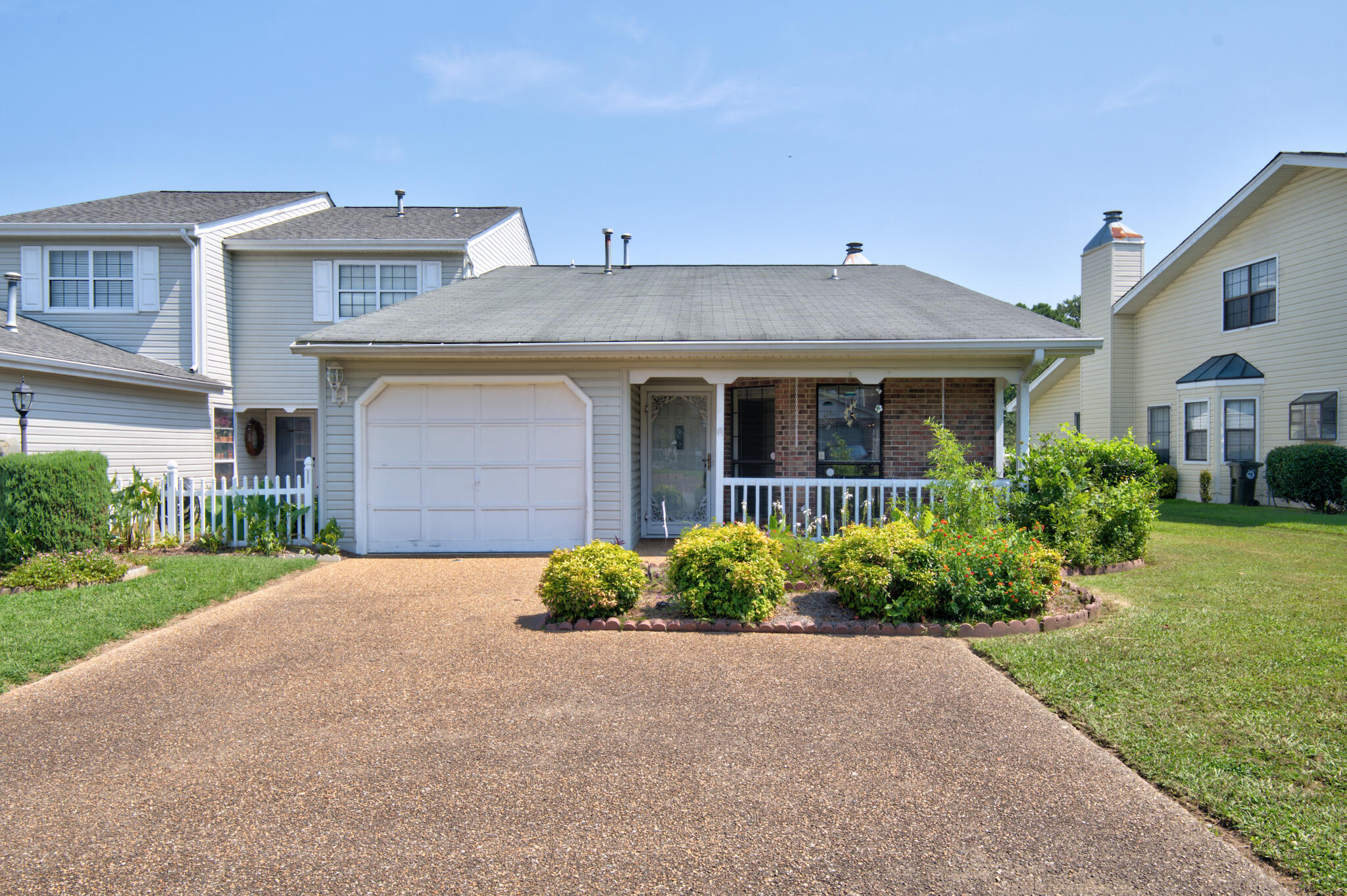 6707 Hickory Brook Road