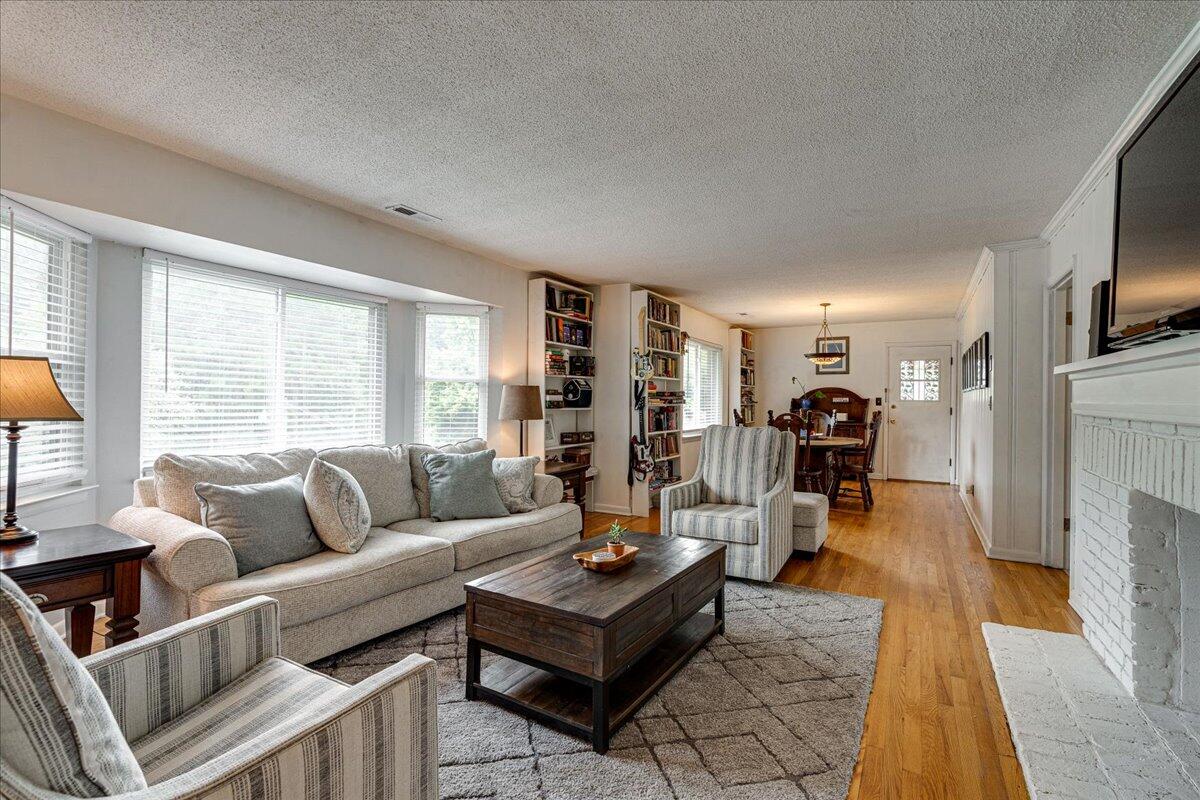 4415 Bonny Oaks Drive