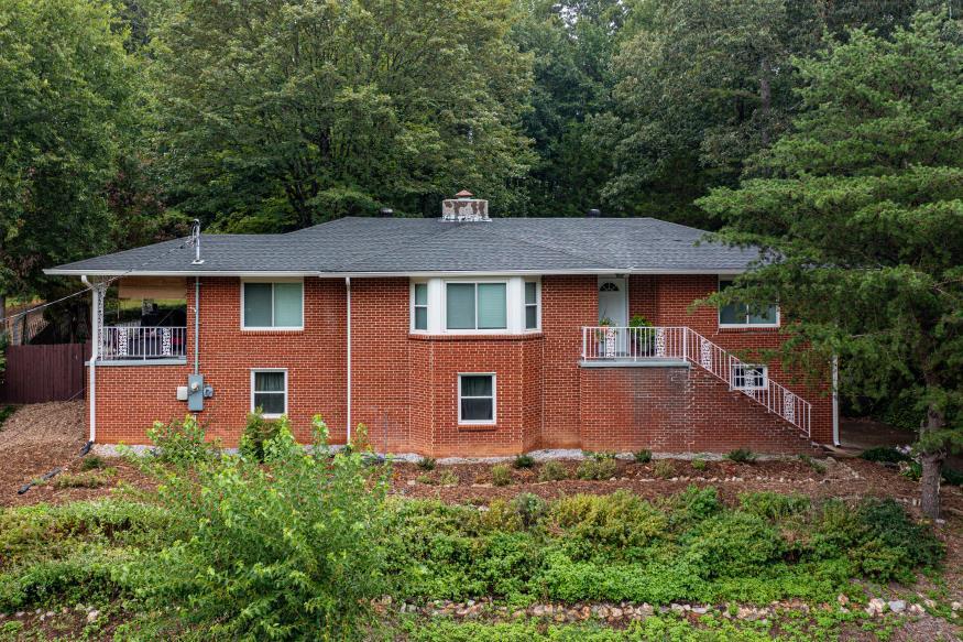 4415 Bonny Oaks Drive