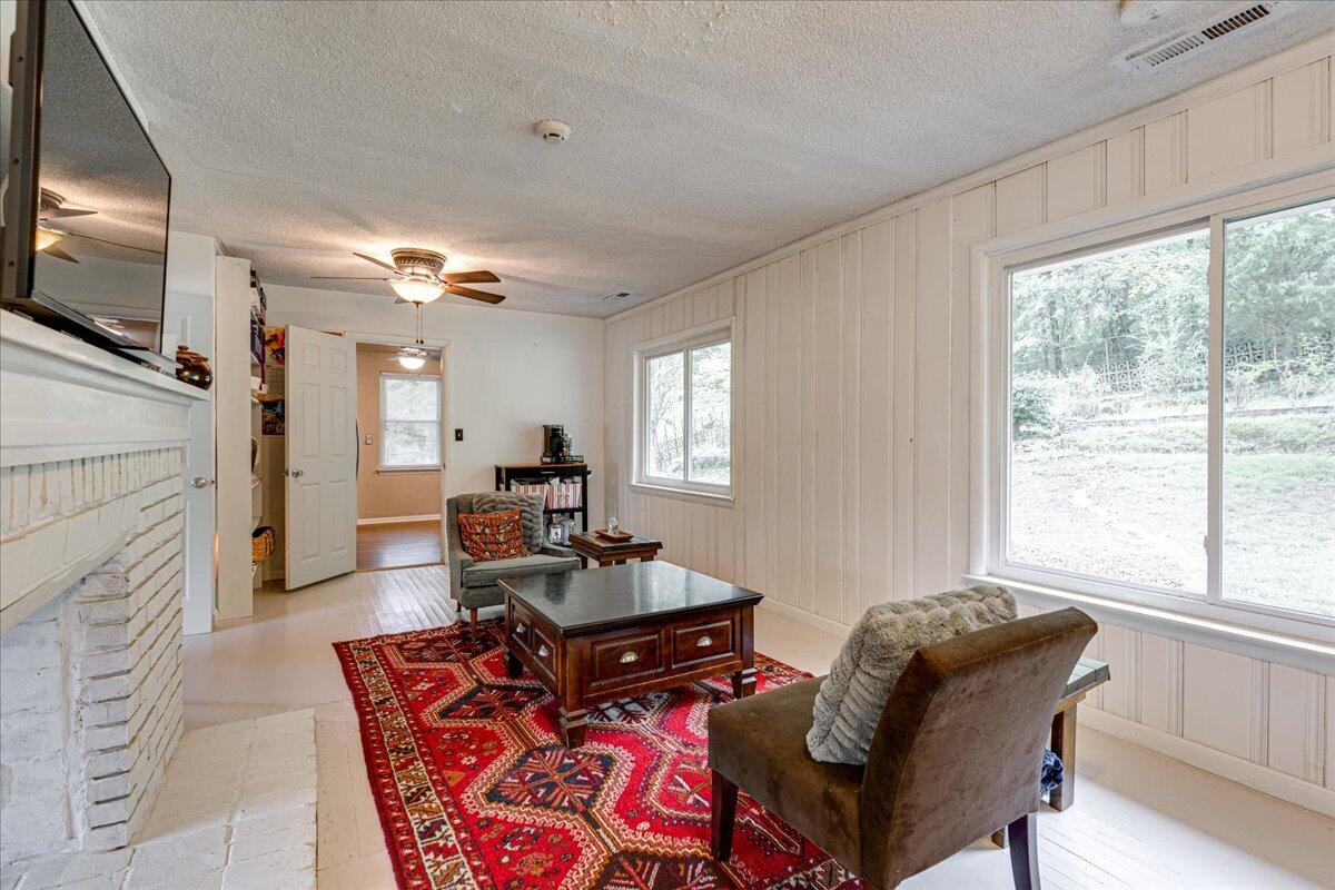 4415 Bonny Oaks Drive