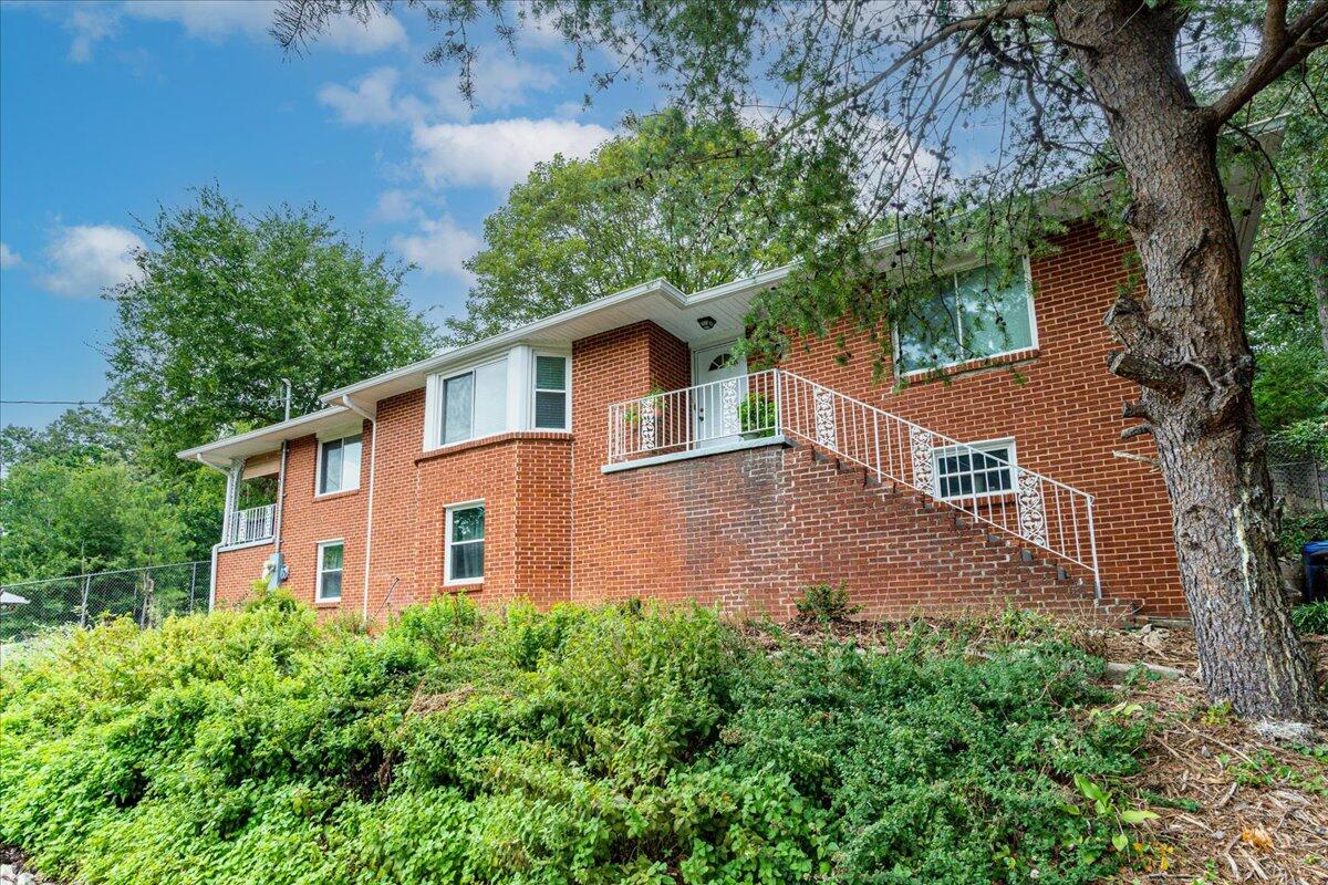 4415 Bonny Oaks Drive