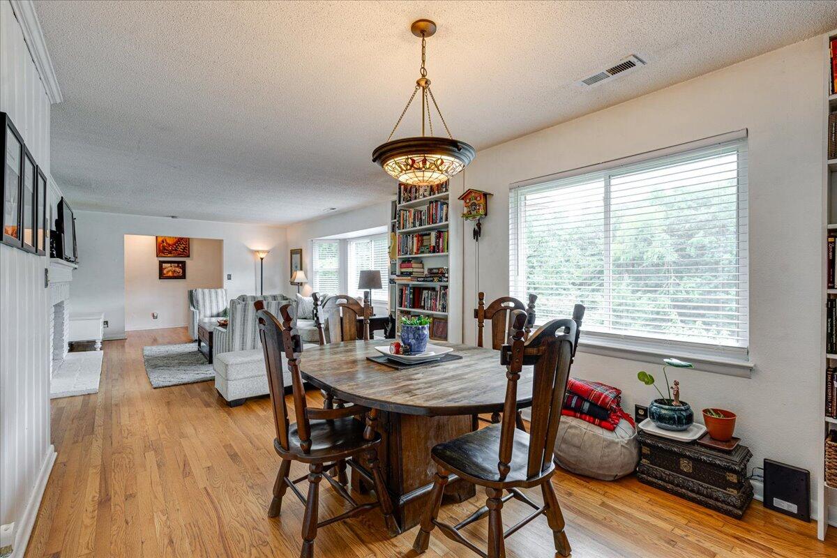 4415 Bonny Oaks Drive